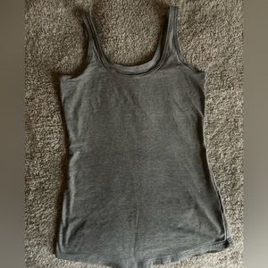 Gray stretchy tanktop